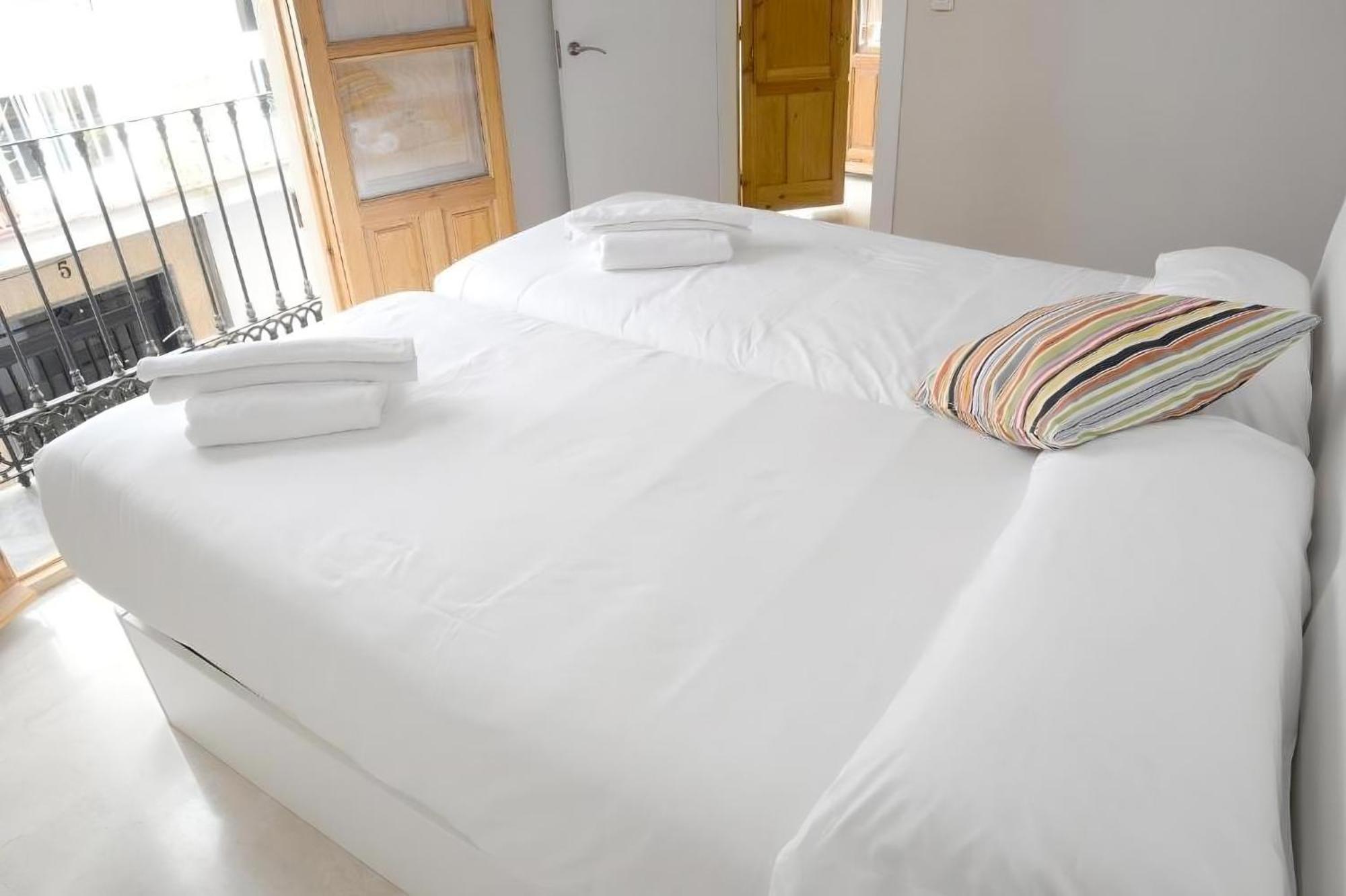 Apartamentos Comfort City Гранада Экстерьер фото
